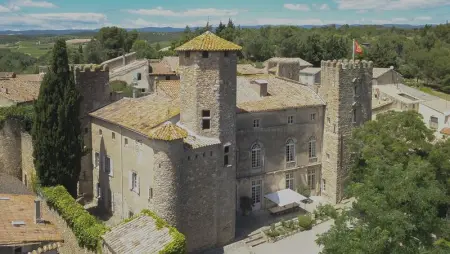 Chateau à Agel, Manoir envoûtant dans le village d'Agel avec piscine privée - L1061766