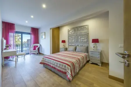 Villa charmante à Quelfes avec piscine partagée - Photo 9