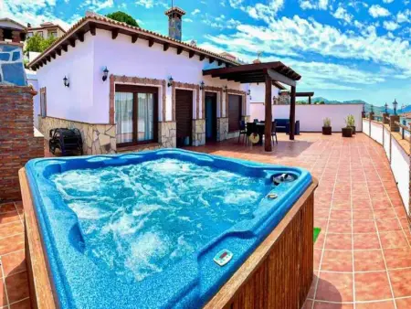 Villa à Canillas de Albaida, Villa élégante avec jacuzzi à Canillas de Albaida - L1061811