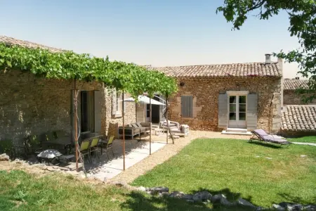 Villa spacieuse à Oppède avec piscine et vue imprenable - Photo 3