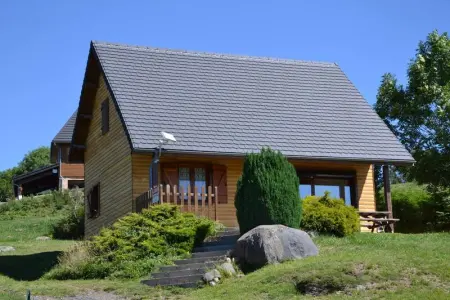 Chalet à Saint Gènes Champespe, Chalet charmant à Saint-Gènes-Champespe avec parking privé - L1061870