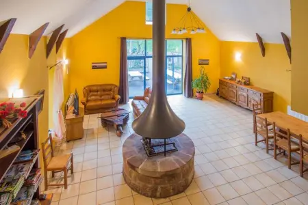 Grande maison conviviale à Saint-Côme-d'Olt avec jardin et cheminée - Photo 4