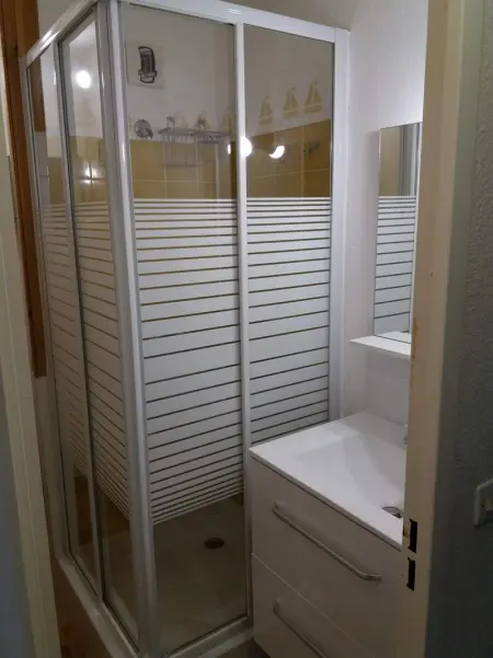 Charmant studio à Agde de 21 m² avec terrasse vue ville - Photo 13