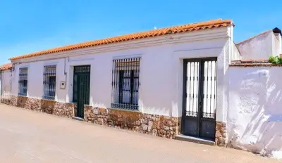 Maison à Castilblanco, Maison de charme à Castilblanco avec terrasse et cheminée - L1061959