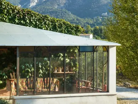 Maison charmante à Oppède avec vue sur la montagne - Photo 5