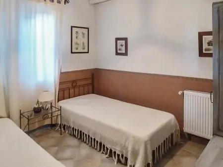 Maison charmante à Oppède avec vue sur la montagne - Photo 9