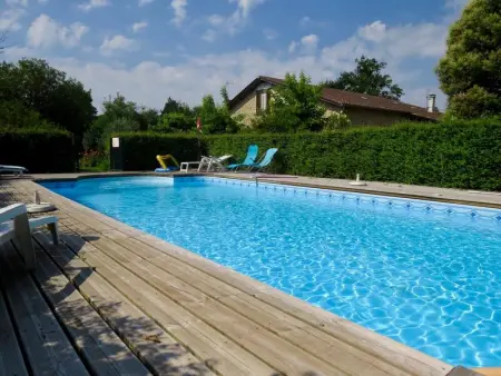 Appartement à Blaignac, Appartement familial à Blaignac avec Piscine 100m² 8 personnes - L1061995