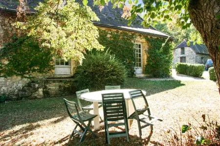 Maison à Aubas, Maison de charme à Aubas avec grand jardin - L1061998