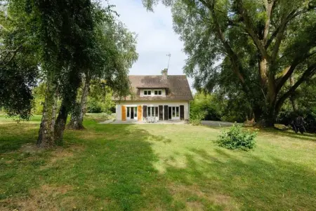 Maison à Saints, Maison chaleureuse à Saints avec jardin et terrasse - L1062053