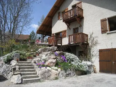 Appartement à Gresse en Vercors, Appartement chaleureux à Gresse-en-Vercors 43 m² vue montagne - L1062098