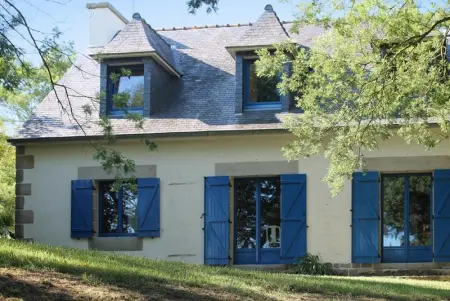 Maison à Plougrescant, Maison de caractère à Plougrescant avec jardin et parking. - L1062106