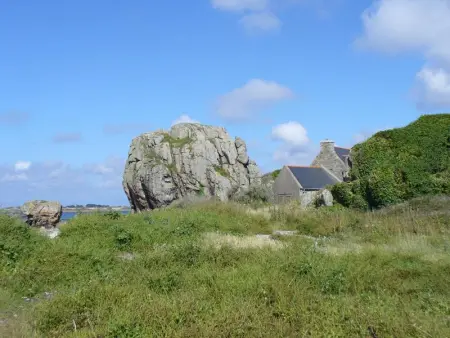 Maison de caractère à Plougrescant avec jardin et parking. - Photo 21