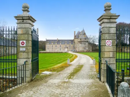 Maison de caractère à Plougrescant avec jardin et parking. - Photo 23