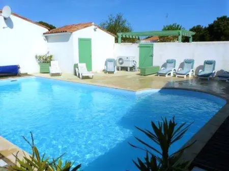 Maison charmante à Le Bois-Plage-en-Ré avec piscine partagée - Photo 13