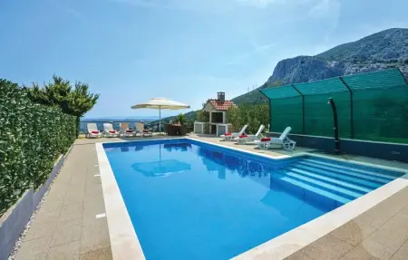 Villa à Solin, Villa familiale à Solin avec piscine - L1062292