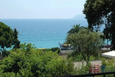 Appartement à Cannes, Appartement moderne à Cannes avec vue sur mer et montagne - 85 m² - L1062295