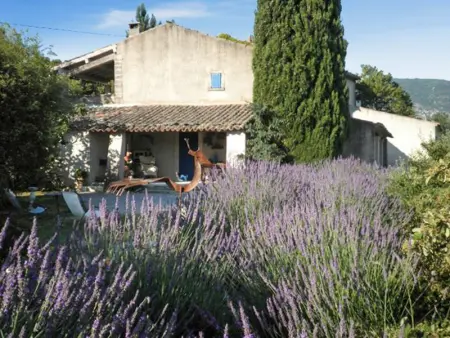 Appartement accueillant avec piscine à Oppède 70 m², vue montagne - Photo 4