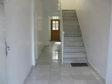 Maison accueillante à La Courneuve avec jardin clôturé - Photo 7