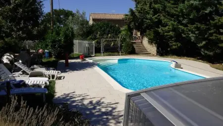 Maison à Saint Marcel lès Sauzet, Maison accueillante à Saint-Marcel-lès-Sauzet avec piscine partagée - L1062411