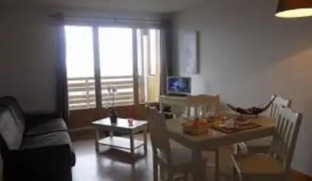 Appartement confortable à Besse - 40 m² avec balcon vue montagne - Photo 2