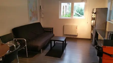 Appartement à Saint Ay, Charmant studio à Saint-Ay, 25 m², avec vue sur le jardin - L1062431