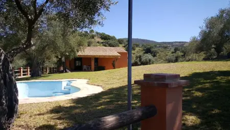 Villa à Puerto Serrano, Villa spacieuse avec piscine privée à Puerto Serrano - L1062479