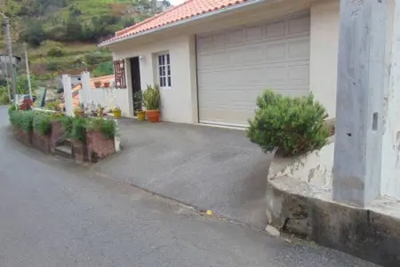 Maison à Machico, Maison de charme à Machico avec vue montagne et jardin - L1062526