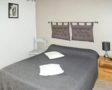 Maison charmante à Sougéal avec superbe jardin - Photo 4