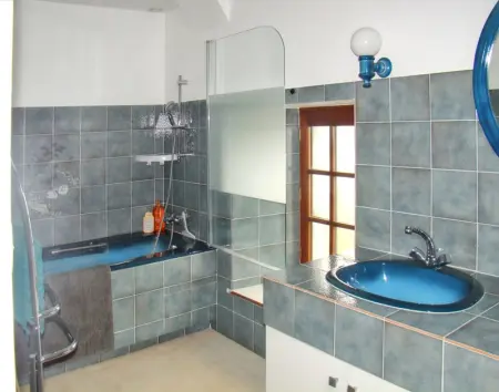 Maison charmante à Sougéal avec superbe jardin - Photo 8