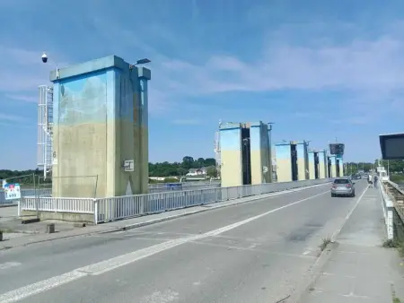 Chalet enchanteur à Arzal avec vue sur lac et piscine partagée - Photo 26