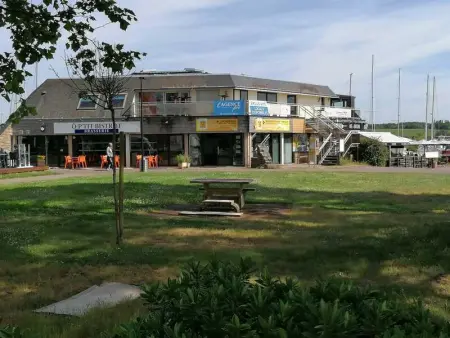 Chalet enchanteur à Arzal avec vue sur lac et piscine partagée - Photo 27