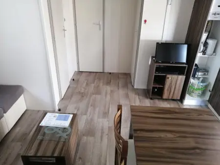 Bungalow cosy à Onzain avec terrasse & piscine partagée - Photo 5