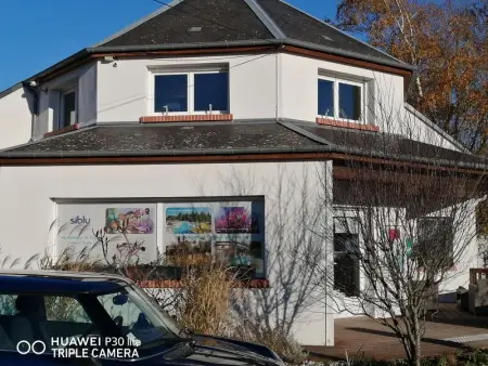 Bungalow cosy à Onzain avec terrasse & piscine partagée - Photo 9