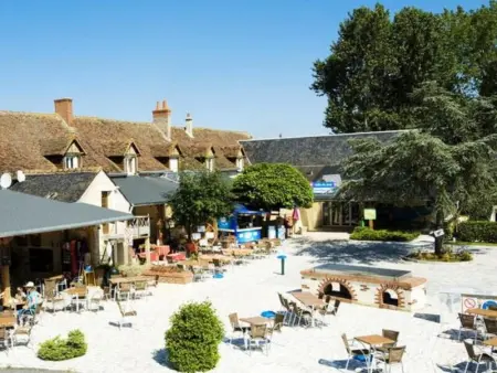 Bungalow cosy à Onzain avec terrasse & piscine partagée - Photo 13