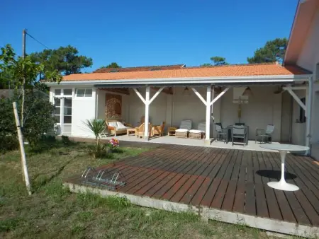 Maison à Soulac sur Mer, Maison spacieuse à Soulac-sur-Mer avec jardin - L1062561