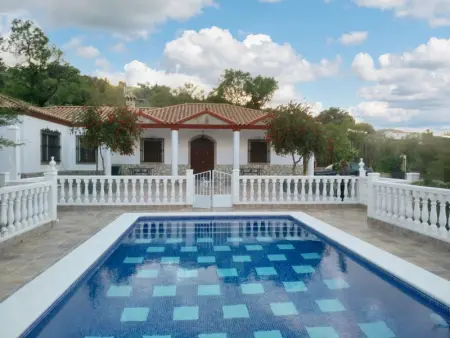 Chalet à Prado del Rey, Chalet chaleureux à Prado del Rey avec piscine privée - L1062571