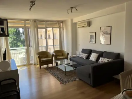 Appartement à València, Appartement spacieux à València 90 m² avec jardin commun - L1062600