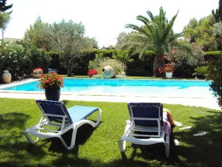 Maison à Orange, Maison chaleureuse à Orange avec piscine privée - L1062634