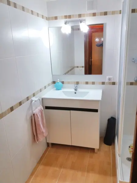 Appartement moderne à Calella - 50 m² - Balcon confortable - Photo 9