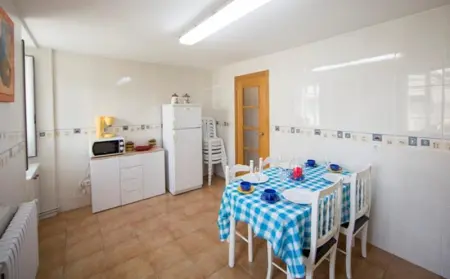 Maison charmante à Teo avec balcon et parking inclus - Photo 36