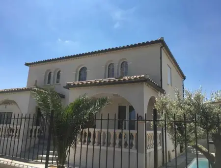 Villa à Saint Gilles, Villa charmante avec piscine à Saint-Gilles - L1062728