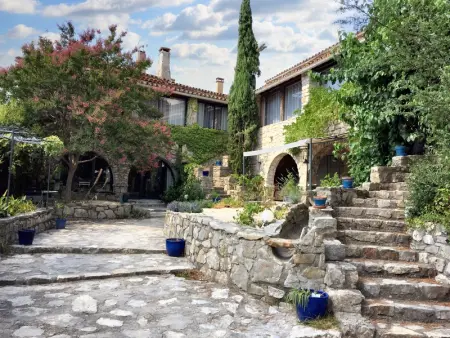 Maison à Saint André de Cruzières, Maison accueillante à Saint-André-de-Cruzières avec piscine partagée - L1062780