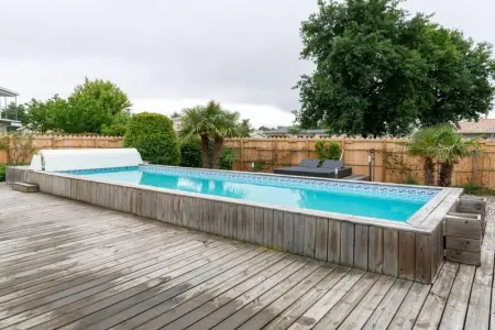 Villa à Arès, Villa spacieuse à Arès avec piscine privée et jacuzzi - L1062833