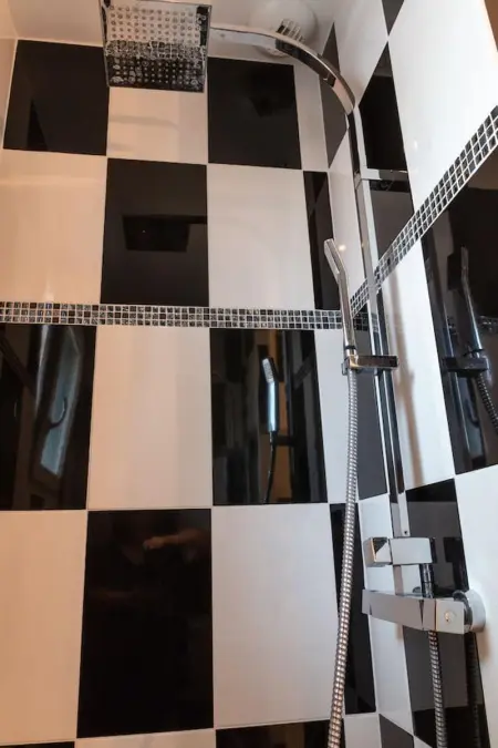 Villa spacieuse à Arès avec piscine privée et jacuzzi - Photo 18