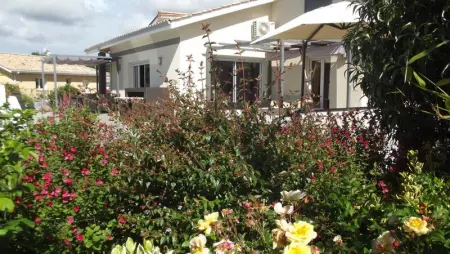 Villa spacieuse à Arès avec piscine privée et jacuzzi - Photo 25