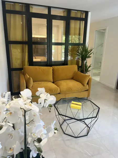 Appartement à Neuilly sur Seine, Appartement confortable à Neuilly-sur-Seine 43 m² avec balcon - L1062883