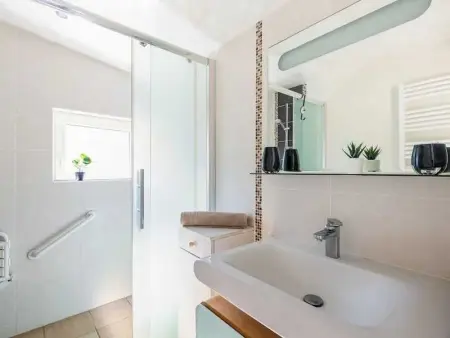 Maison cosy à Plouescat avec jardin et terrasse - Photo 12