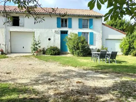 Maison à Antezant la Chapelle, Maison charmante à Antezant-la-Chapelle avec jardin - L1062926