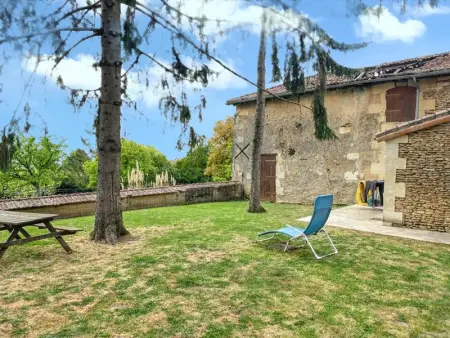 Maison charmante à Mouterre-Silly avec jardin privé - Photo 10