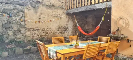 Maison charmante à Mauzun avec jardin et patio fleuri - Photo 24